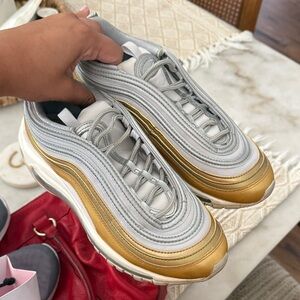 Nike Women's Sneakers in Gold and Silver